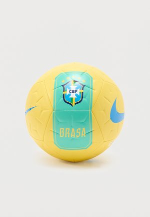 Ballon de football Nike jaune et turquoise avec l'écusson de la fédération brésilienne de football et le mot « BRASA ».