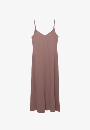 Lichtroze spaghetti-bandjurk met een V-halslijn, vloeiende silhouette en gladde textuur. Vloerlange uitvoering, minimale stikseldetails.