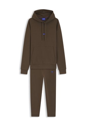 Brown hoodie with kangaroo pocket and drawstring, paired with matching slim-fit pants. Features a small blue logo on both pieces.