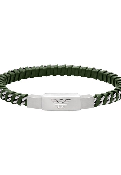 Kumi- ja metalliranneke, jossa on vihreä punottu kuvio ja hopeanvärinen suorakulmainen lukko, joka on kaiverrettu logolla ja koristeltu metallisilla linkeillä.