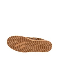 Soletta della scarpa con un motivo a spina di pesce, realizzata in gomma, di colore beige con una superficie testurizzata e dettagli di design a doppia freccia.