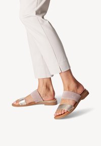 Tamaris Mules - taupe comb