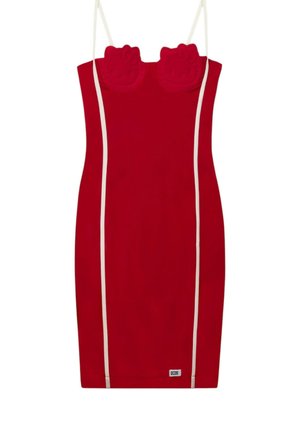 Vestito rosso senza maniche con righe verticali bianche, sottili spalline bianche e due dettagli rialzati a forma di rosa nell’area del busto.