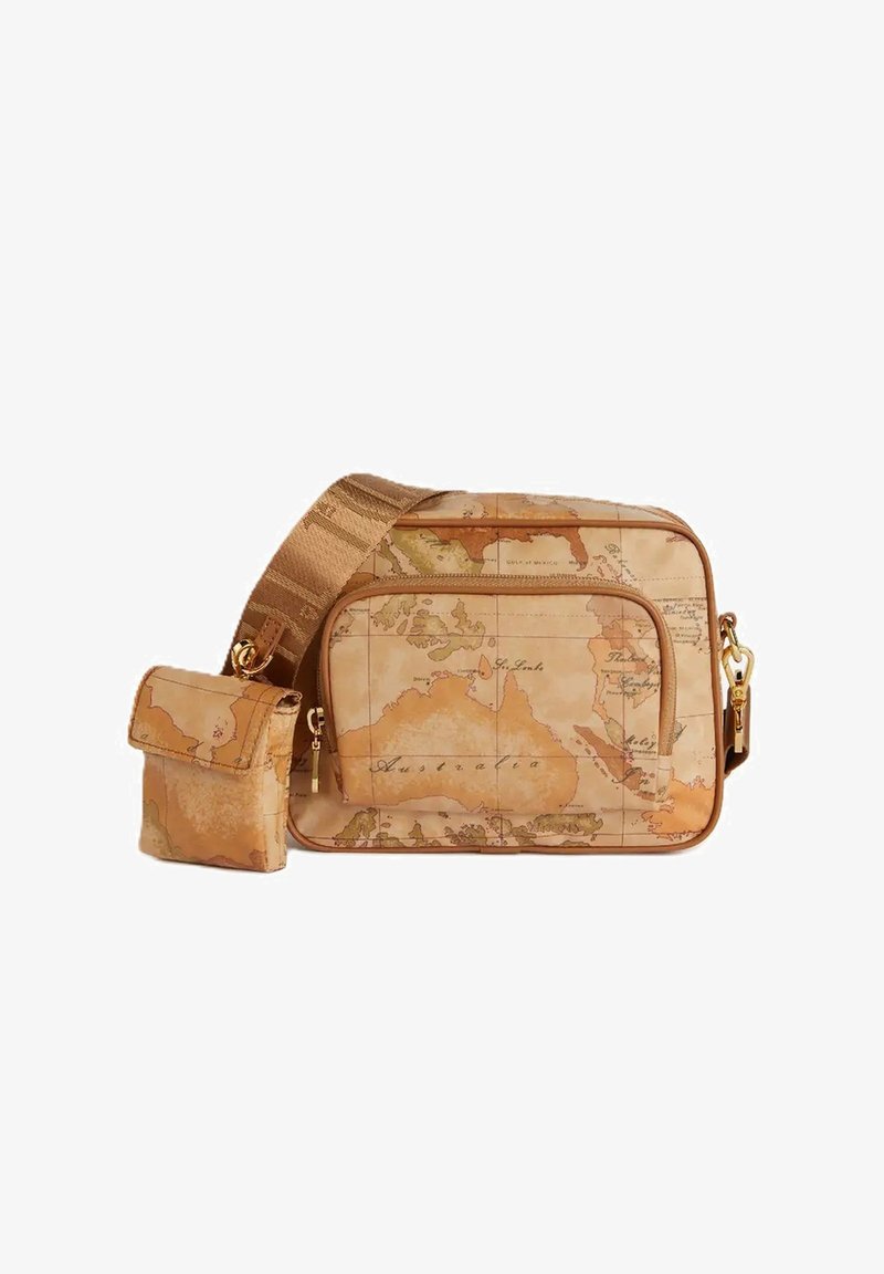 Borsa a tracolla con stampa della mappa del mondo in tonalità beige e marrone, dotata di un grande scomparto principale e di una piccola pochette staccabile.