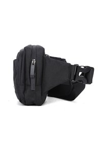 Borsa a tracolla nera in tessuto con due scomparti con zip, tracolla regolabile e robusta fibbia in plastica. Texture liscia, design compatto.