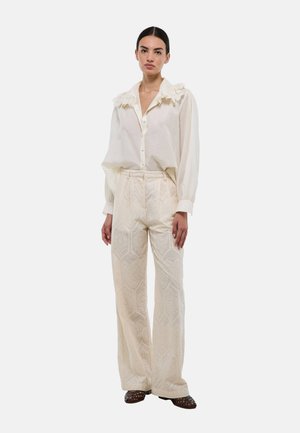 LARGE À PINCES BRODÉ - Pantalon classique - winter white