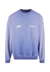 Paarse gradient sweatshirt met een ronde hals, voorzien van de logo's "ocean swim" en "another." in het wit. Zachte katoenen stof, geribde boorden.