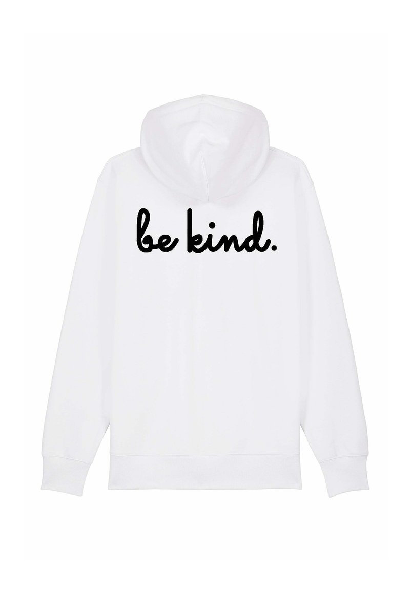 Felpa bianca con il testo in corsivo nero "be kind." sulla schiena. Il materiale sembra morbido; il design include un cappuccio con cordino e polsini a coste.