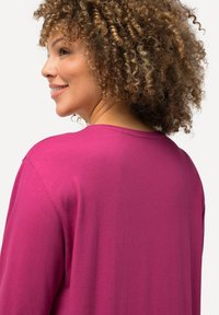 Ulla Popken GROSSE GRÖSSEN BASIC-V LANGARM  - Maglietta a manica lunga - dark purple