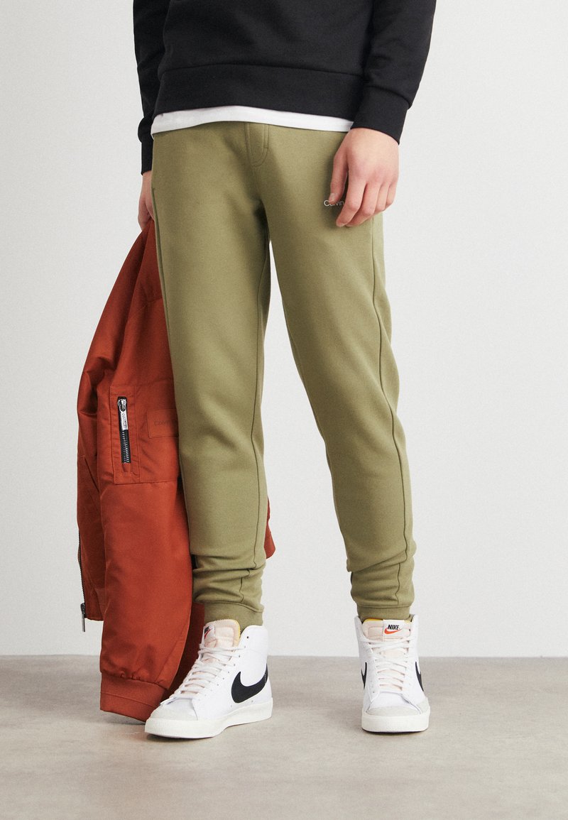 Calvin Klein - MICRO LOGO - Pantalon de survêtement - delta green, Agrandir