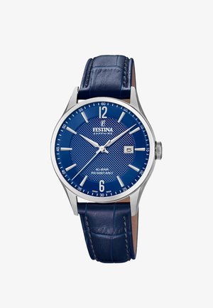 Zegarek na rękę Festina z niebieską teksturowaną tarczą, srebrnymi indeksami, datownikiem na godzinie 3, srebrną kopertą i niebieskim paskiem skórzanym.
