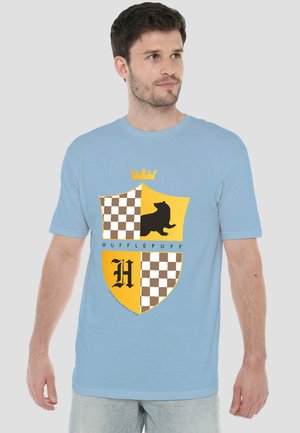 Warner Brothers, HARRY POTTER HUFFLEPUFF CHECKERED SHIELD CREST - Print T-shirt - light blue