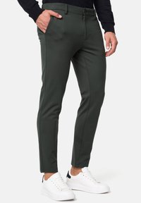 INDICODE JEANS SUPER STRETCH  RODEKRO - Pantalones chinos - deep forest
