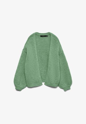 Cardigan en tricot doux vert sauge avec manches longues bouffantes et devant ouvert, présenté à plat sur fond blanc.