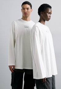 Feng Chen Wang DECONSTRUCTION UNISEX - Long sleeved top - white