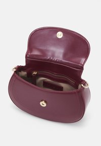 Valentino Bags TYPE RE - Geantă crossbody - vino