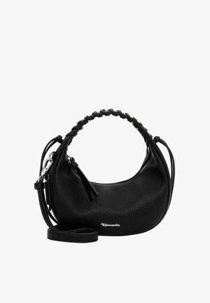 Bolso de mano en forma de media luna con textura negra, asa trenzada, correa de hombro desmontable, cierre con cremallera y borla, y pequeño logo plateado en el frente.