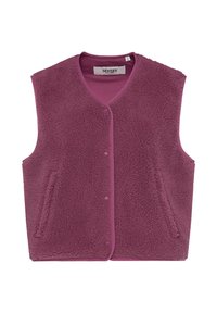 Fleece-Weste in tiefem Burgunderrot mit weicher Textur, V-Ausschnitt, vorderen Knöpfen und zwei Seitentaschen. Kanten in einer kontrastierenden Farbe eingefasst.