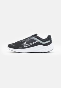 QUEST 5 - Road running shoes - black/white/smoke grey/dark smoke grey