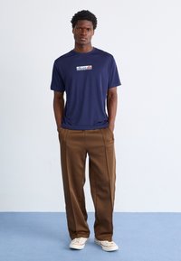Ellesse CORBOBA TEE - Marškinėliai su spaudiniu - navy