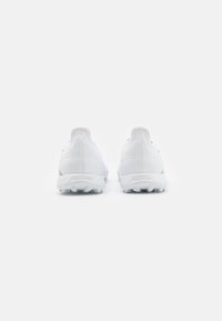 adidas Performance PREDATOR LEAGUE  - Chaussures de football sur gazon - footwear white/silver metallic