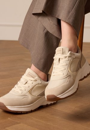 Manfield Trainers - beige