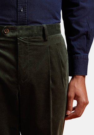 Doppelgänger Chino - dark green