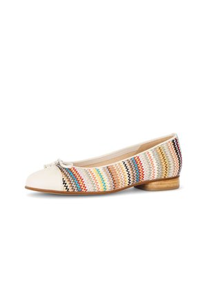 Ballet flat shoe with cream toe and multicolor zigzag pattern on sides, small wooden heel, and a bow on top.