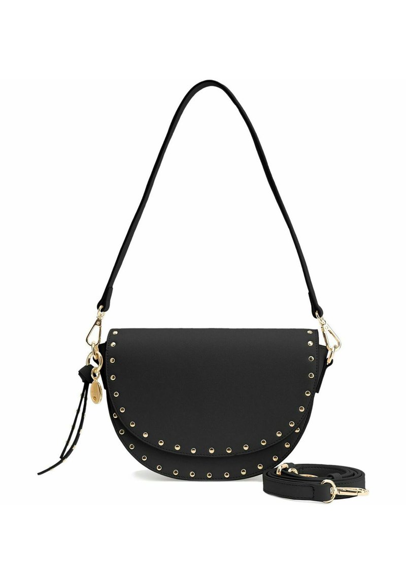 Schwarze Lederumhängetasche mit einer geschwungenen Form, goldenen Beschlägen und Nietenakzenten entlang des Randes. Inklusive verstellbarem Tragegurt.