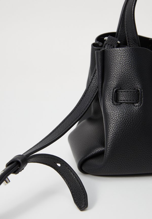 BRYAR SATCHEL - Handbag2