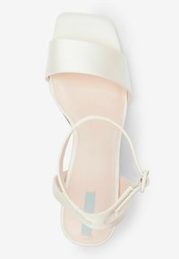 Next FOREVER COMFORTÂ® WEDDING SATIN BLOCK HEEL BRIDAL SHOES - Sandale - ivory white