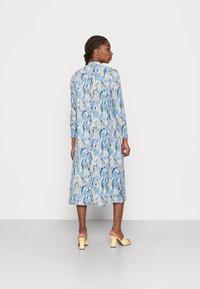 Monki Vestido de dia - blue dusty light bigretro