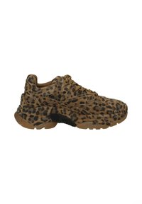 Sneakers con stampa leopardata, con una parte superiore in tessuto marrone testurizzato, suola in gomma nera e chiusura con lacci. Presentano un audace design a motivo animale.