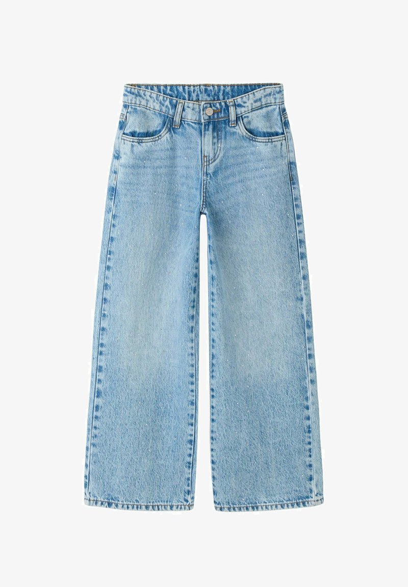 Lyseblå denimjeans med brede ben, forlommer, bæltestropper, knaplukning og subtile falmede detaljer.