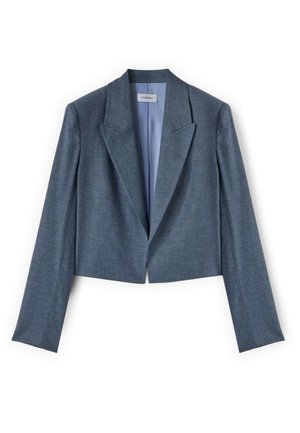 Blå cropped blazer med brede revers, lange ærmer og en glat inderforing, mærke "Motivi" synlig inde i kraven.