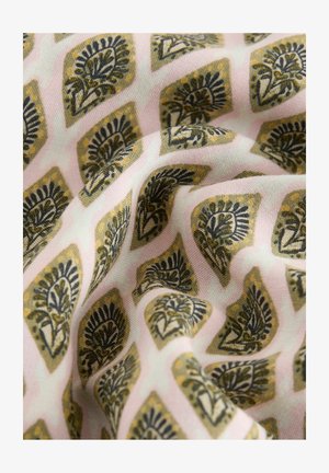 Tastă de țesătură cu un design floral în albastru închis și auriu pe un fundal moale de roz, cu un aspect texturat și curgător.