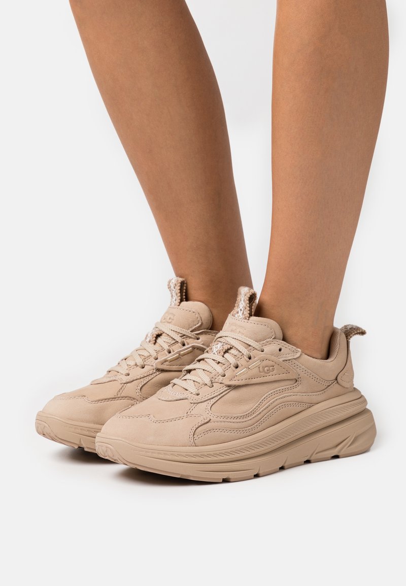 UGG - Sneakers - driftwood, Förstora