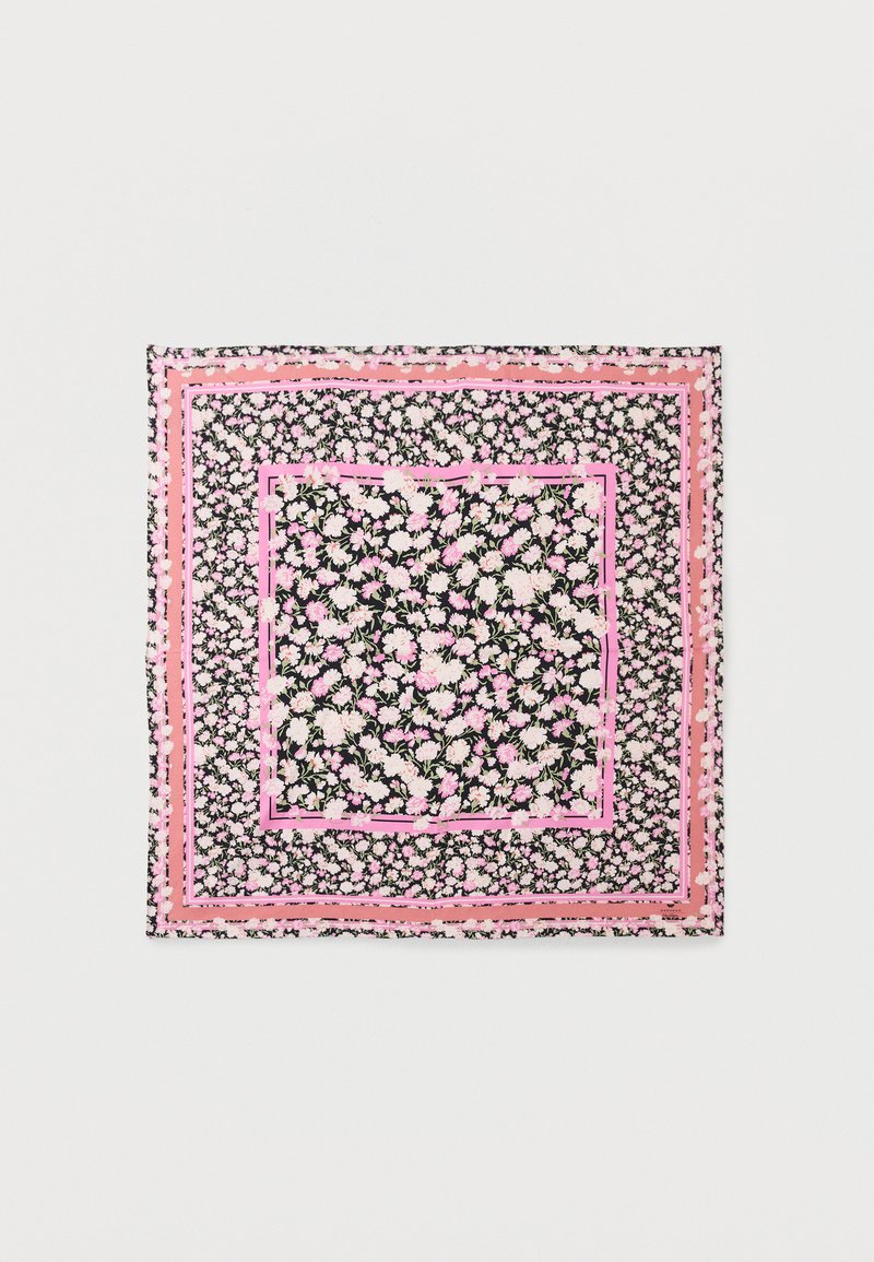Τετράγωνο μαντήλι με μαύρο φόντο, ροζ και λευκά λουλουδένια σχέδια και ροζ περιγράμματα στις άκρες, τοποθετημένα σε ομόκεντρα τετράγωνα.