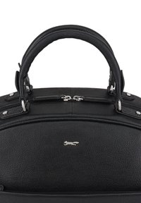 Zwarte leren tas met een textuur oppervlak, dubbele handvaten, zilverkleurige hardware en een klein logo-detail aan de voorkant. Voorzien van een ritssluiting.