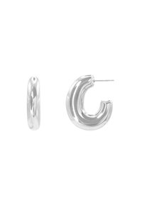 Orecchini a cerchio in argento con una superficie liscia e riflettente. Presentano un design circolare con una forma arrotondata e un sottile perno per il fissaggio.