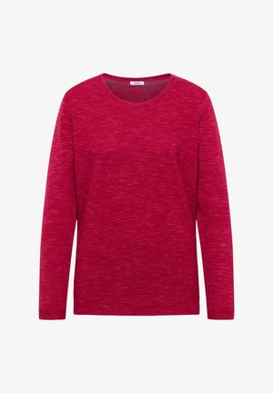 Chemise rouge à manches longues avec un col rond, elle présente un tissu texturé avec un motif rayé subtil et une coupe décontractée.