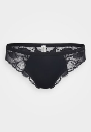 Zwarte kant vrouwen bikini slipjes met bloemenpatronen aan de zijkanten en een effen voorpaneel op een lichtgrijze achtergrond.