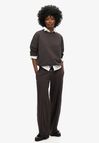 Superdry & Co ESSENTIAL LOGO - Sudadera - bison black