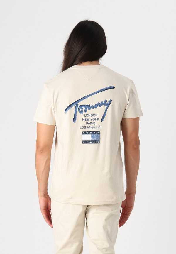 CITY TEE - Print T-shirt - newsprint3