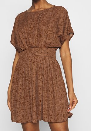 Day dress - brown