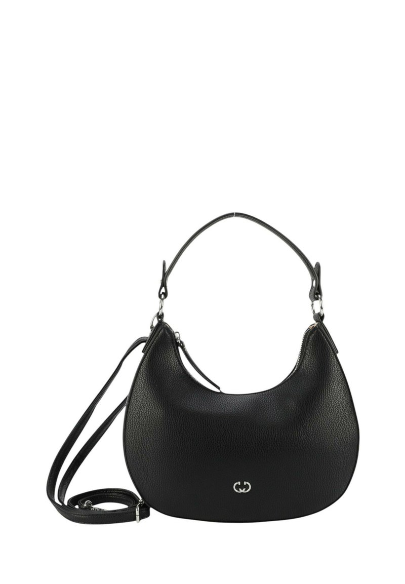 Borsa a tracolla in pelle nera con una forma arrotondata, superficie strutturata, hardware argentato e tracolla removibile. Dettaglio del logo in evidenza.