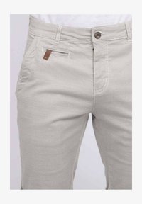 Non sélectionné, beige