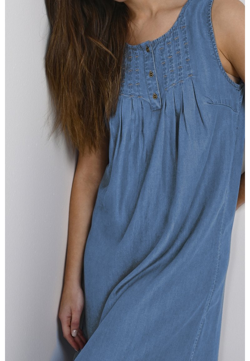 round neck pleated loose denim dress XMHSSFF Denim Dress for Women Summer Casual Tiered Ruffle Mini Jean Dress Loose Flowy Swing Pleated Going Out Beach Vacation Dress-Blue|M at Amazon Women's Clothing store