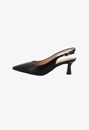 Décolleté slingback in pelle nera con punta affilata, tacco a campana di media altezza e cinturino regolabile con fibbia.