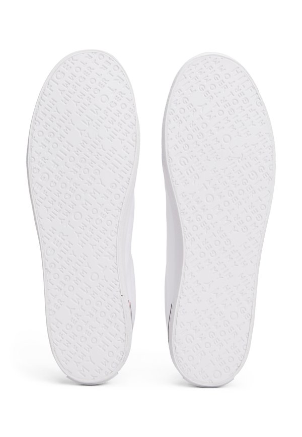 ESSENTIAL STRIPES  - Trainers2